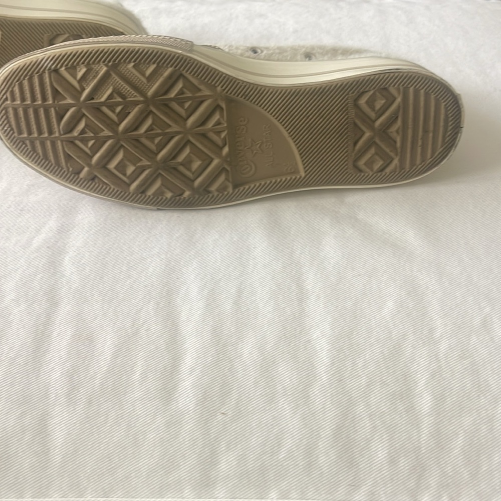 NWOB CONVERSE CHUCK 70 Cozy High-top Sneakers Size 8.5 beige fuzzy fabric - Picture 4 of 11